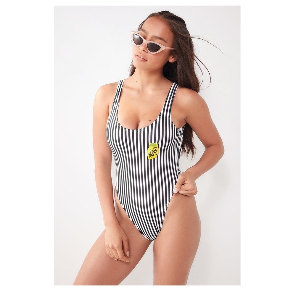Private party slay lemon Beyonce swimsuit